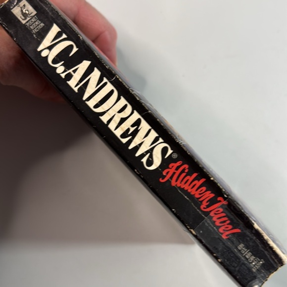 📚2/$6 Hidden Jewel #4 in the Landry Series - Picture 3 of 12